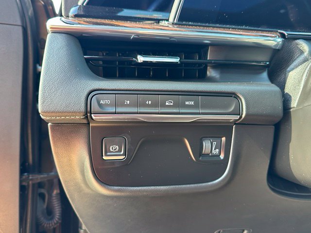 Used 2023 Cadillac Escalade Premium Luxury AWD/4WD image 21