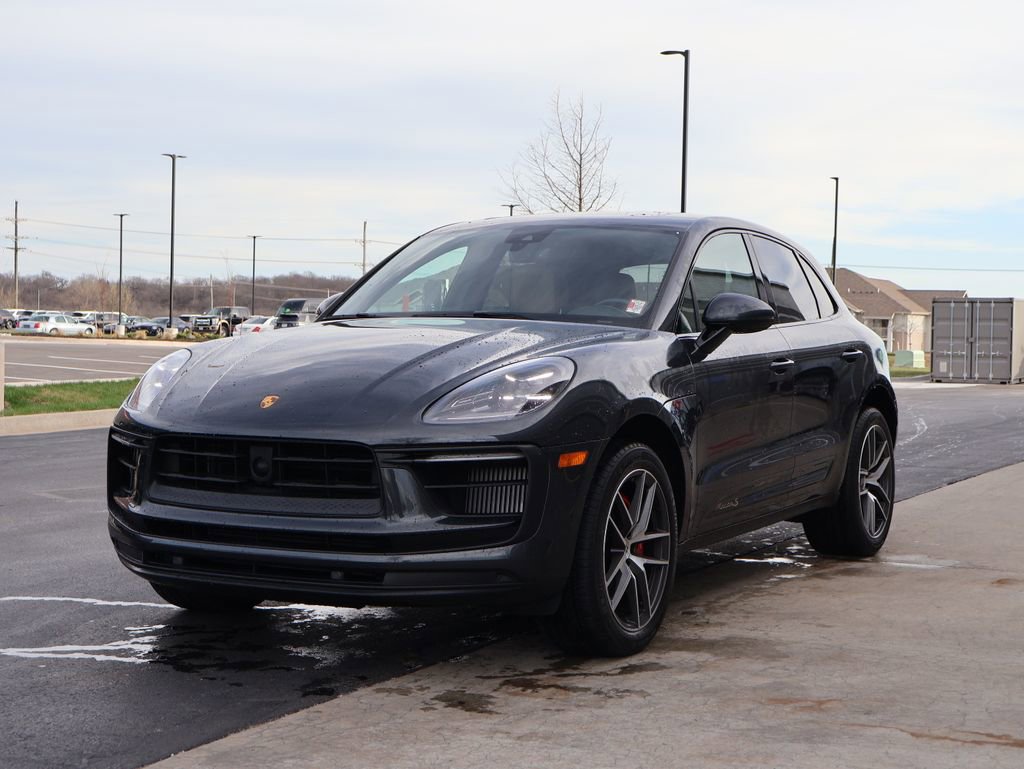 Used 2022 Porsche Macan S image 3