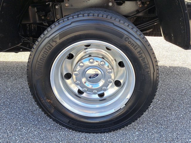 Certified 2021 Ford F450 Platinum w/ FX4 Off-Road Package image 4