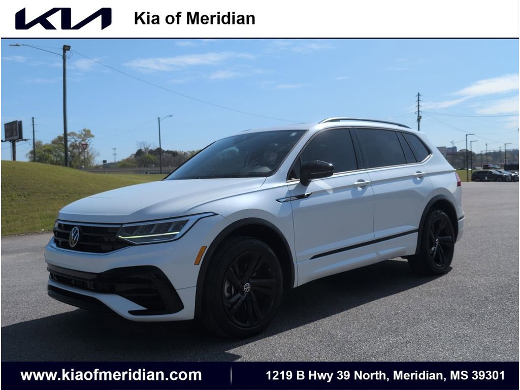 Used 2023 Volkswagen Tiguan SE R-Line image 1