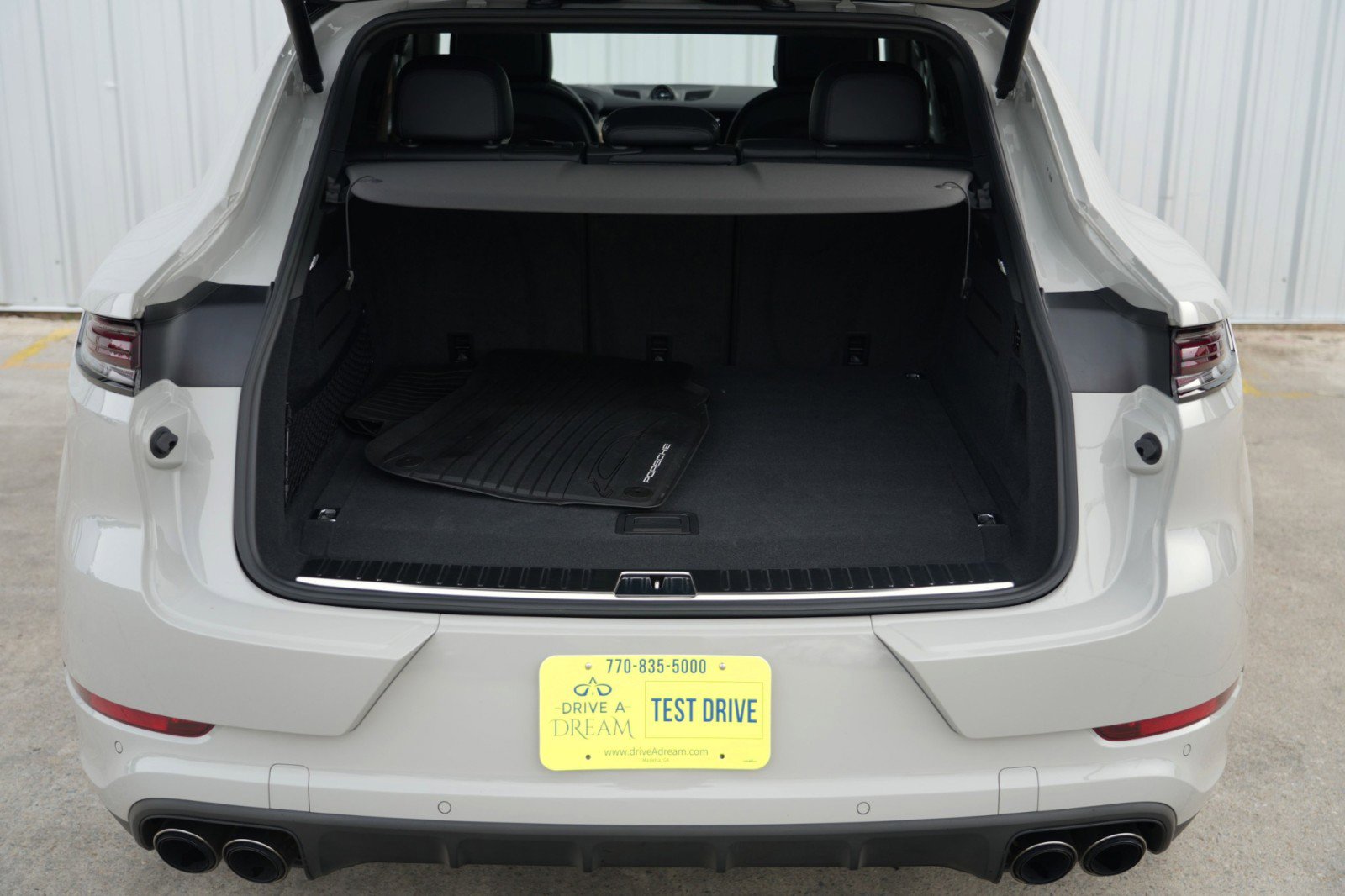 Used 2024 Porsche Cayenne Turbo AWD/4WD image 10