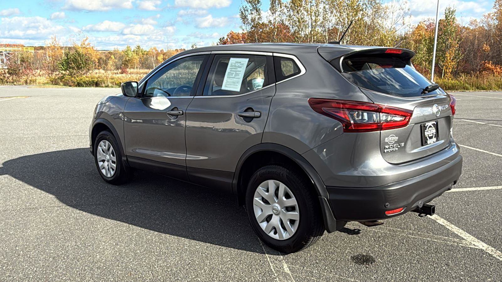 Used 2020 Nissan Rogue Sport S image 10