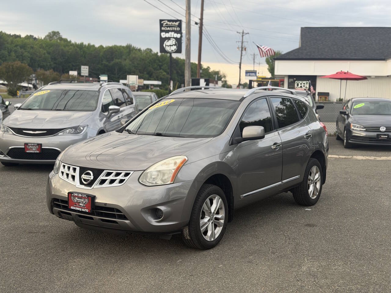 Used 2012 Nissan Rogue SV AWD/4WD image 2