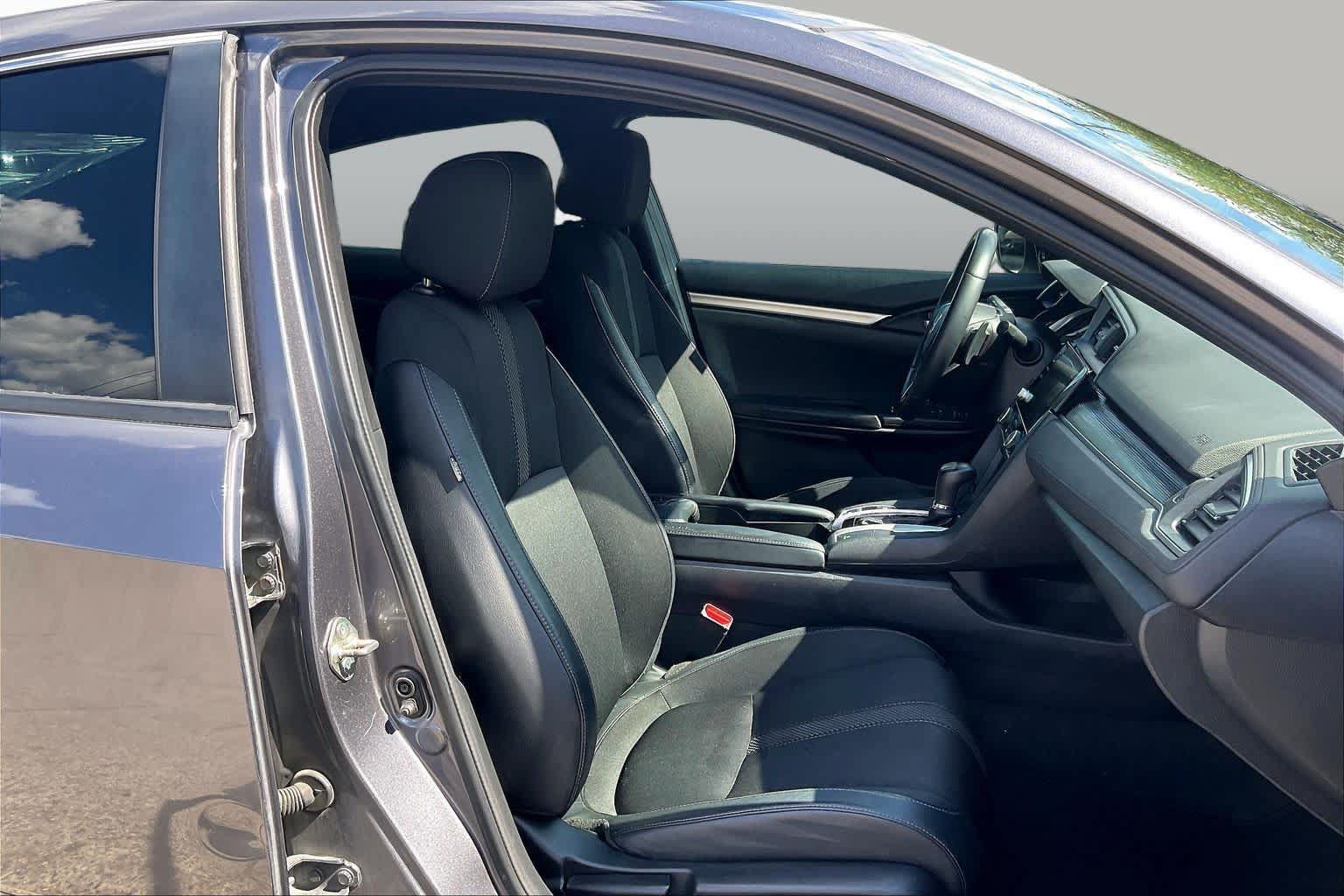 Used 2020 Honda Civic Sport image 8