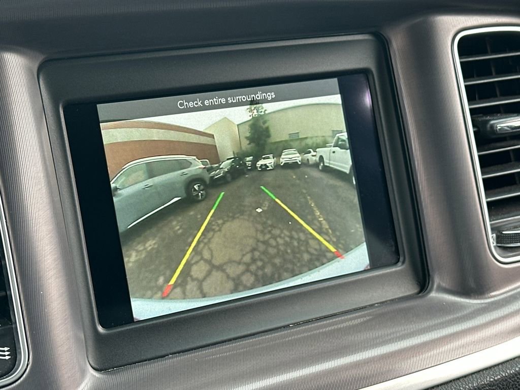 Used 2022 Dodge Charger SXT w/ Leather Interior Group RWD image 17