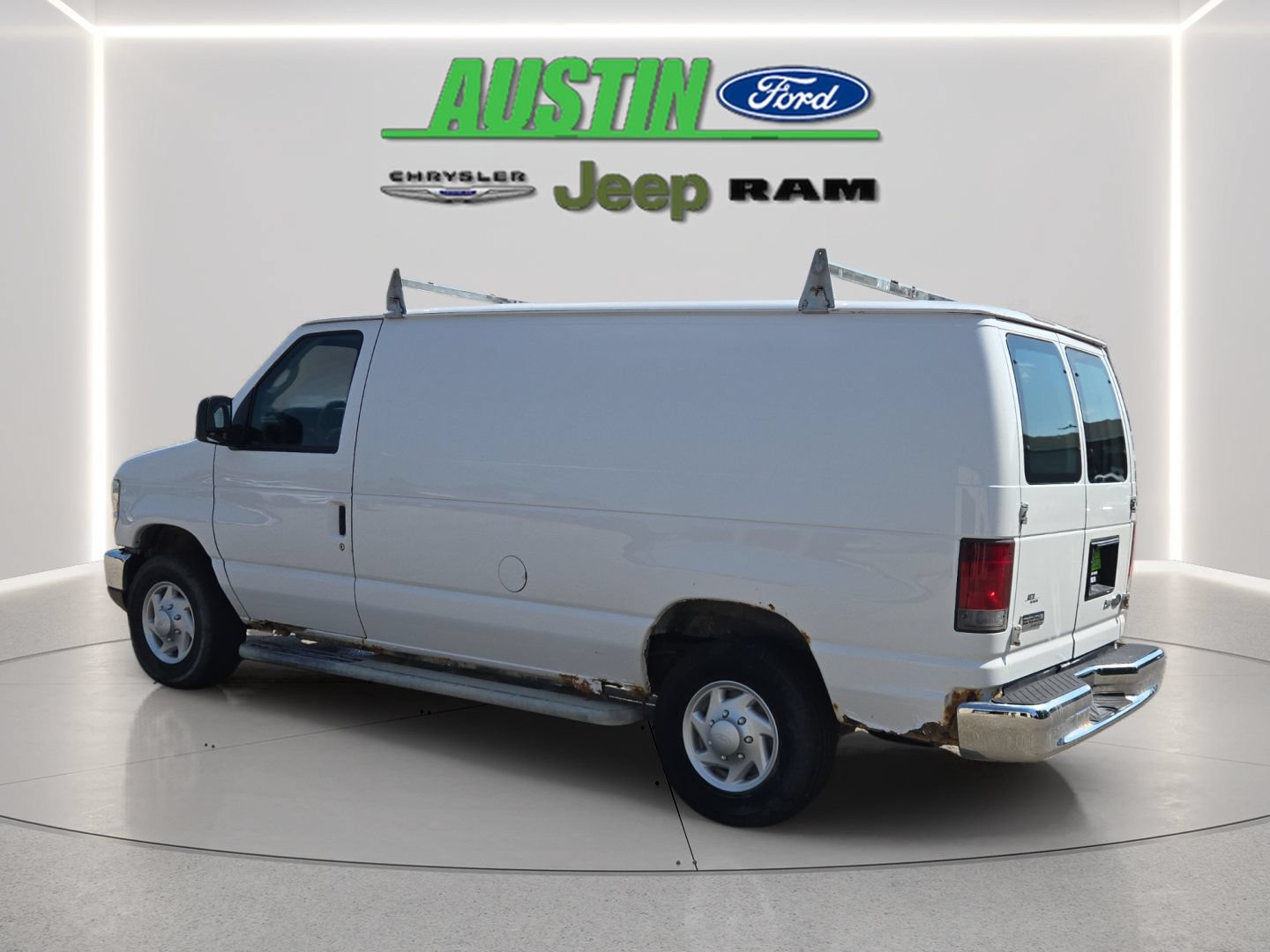 Used 2009 Ford E-250 and Econoline 250 RWD image 3