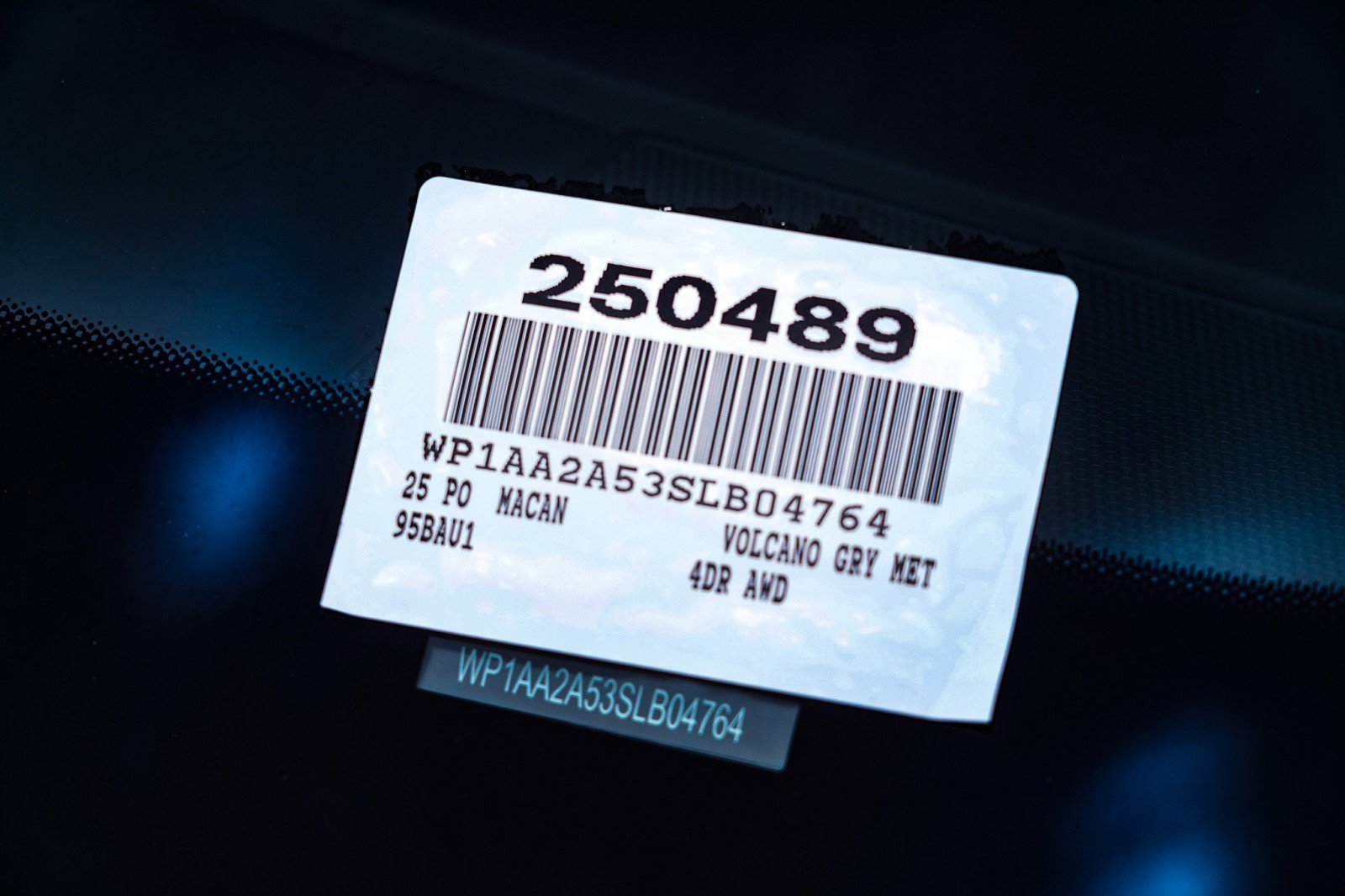 Certified 2025 Porsche Macan AWD/4WD image 31