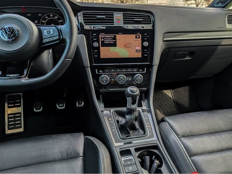 Used 2018 Volkswagen Golf R 4-Door AWD/4WD image 20