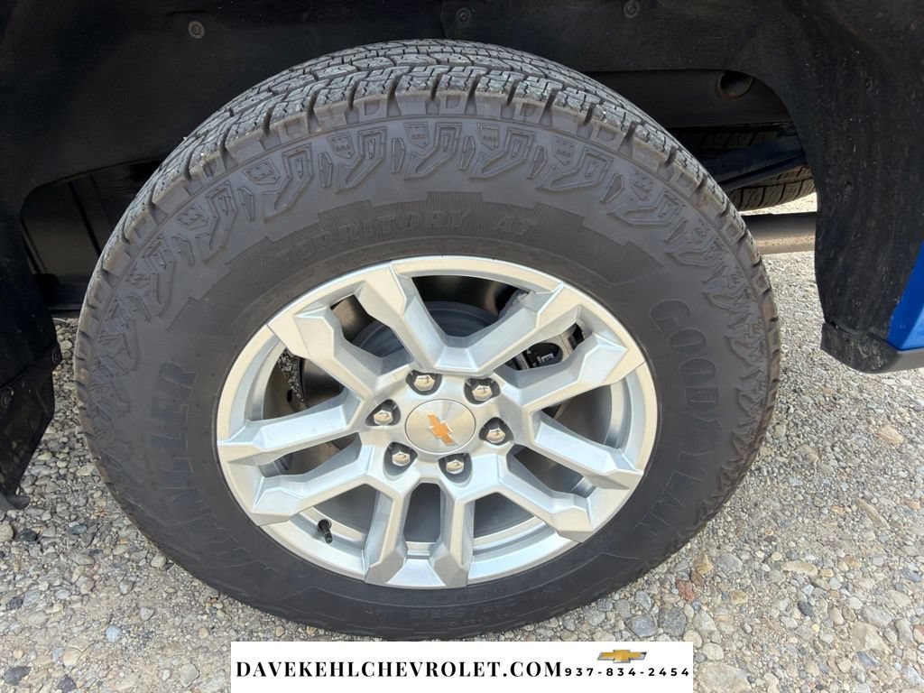 Used 2025 Chevrolet Silverado 1500 LT AWD/4WD image 36