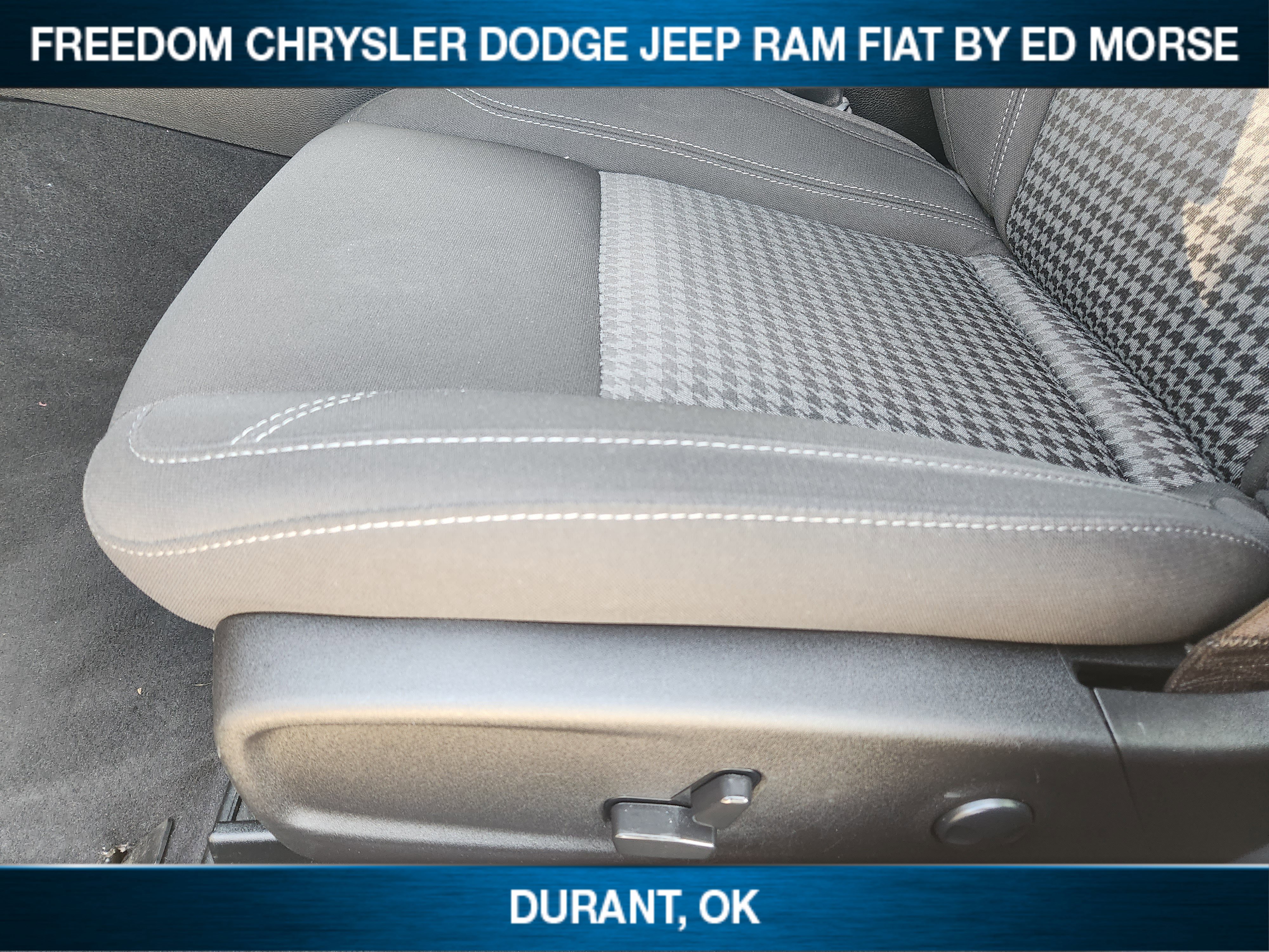 Used 2023 Dodge Charger SXT image 17