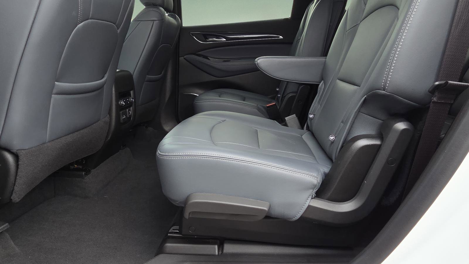 Used 2024 Buick Enclave Premium image 22