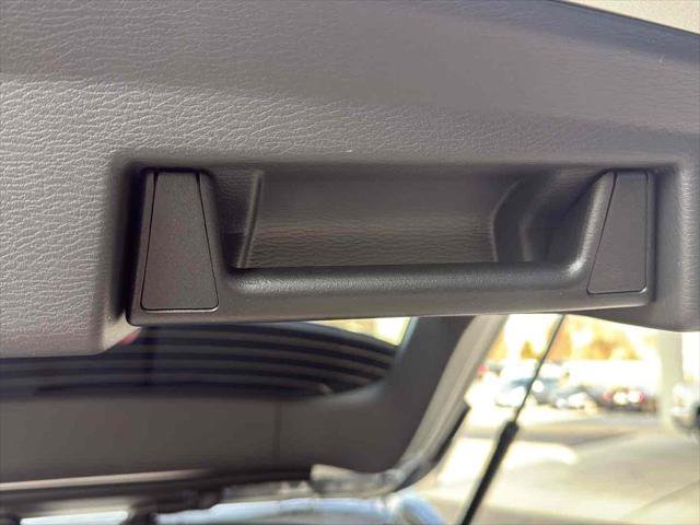 New 2026 Mitsubishi Outlander ES image 32