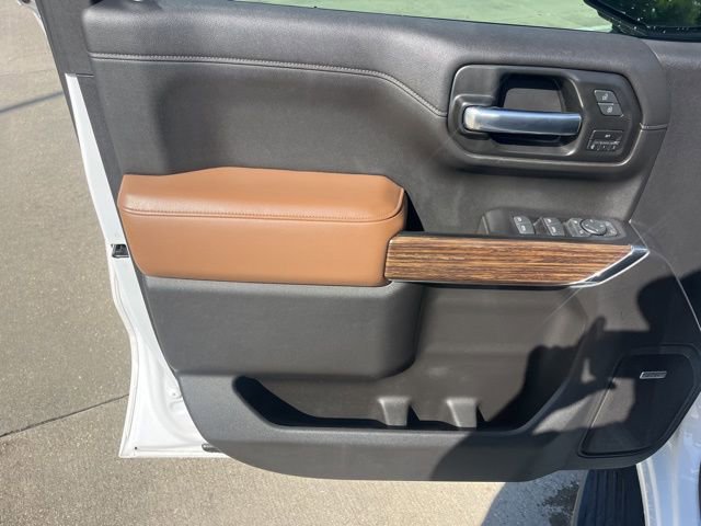 Used 2020 Chevrolet Silverado 1500 High Country w/ Technology Package image 14