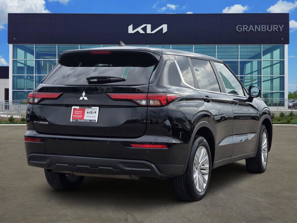 Used 2024 Mitsubishi Outlander ES image 5