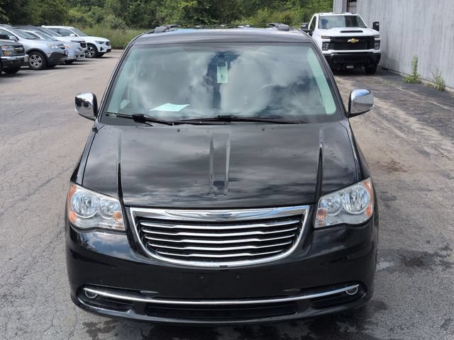 Used 2014 Chrysler Town & Country Touring-L w/ Driver Convenience Group FWD image 22