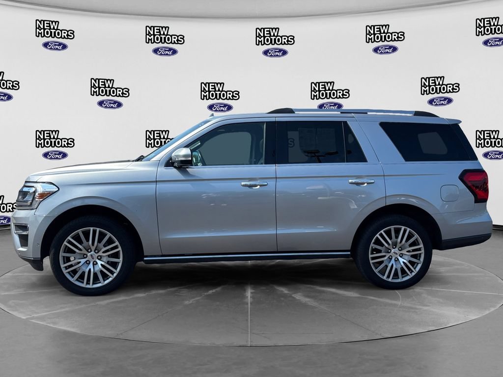 Used 2022 Ford Expedition Limited AWD/4WD image 2