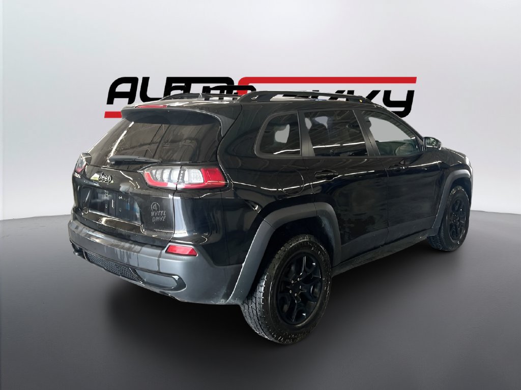 Used 2022 Jeep Cherokee Latitude AWD/4WD image 7