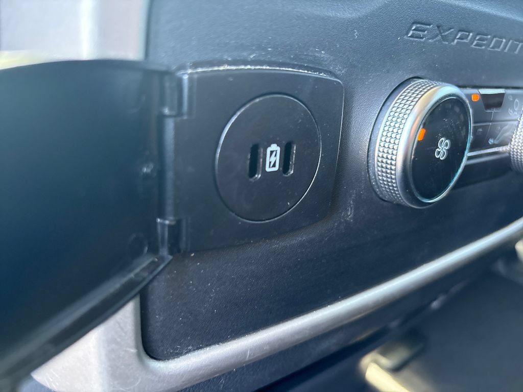 Used 2024 Ford Expedition XLT AWD/4WD image 28