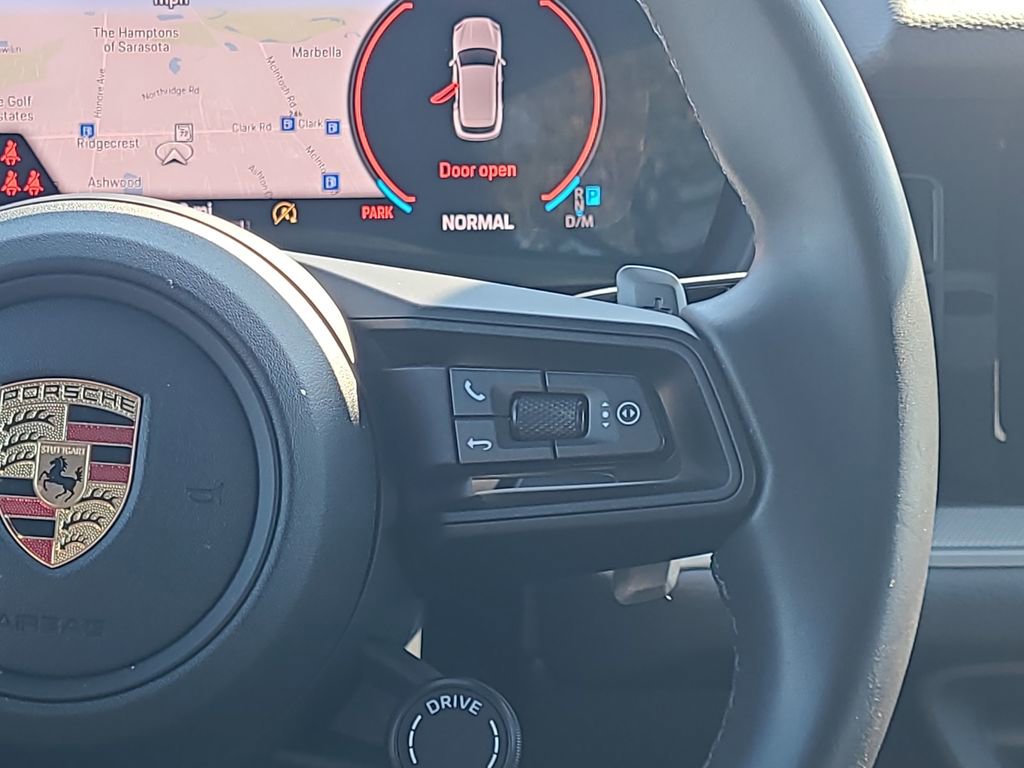 Used 2024 Porsche Cayenne AWD/4WD image 24