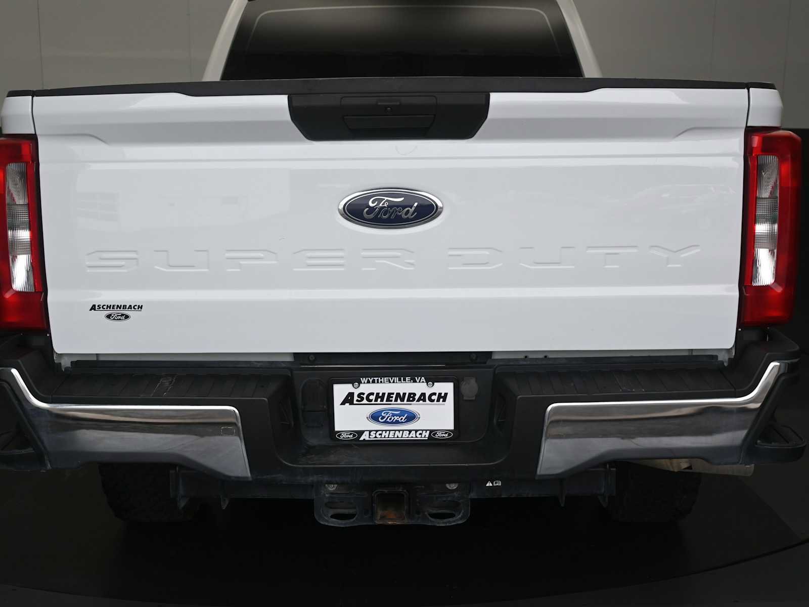 Used 2023 Ford F250 XL w/ FX4 Off-Road Package image 8