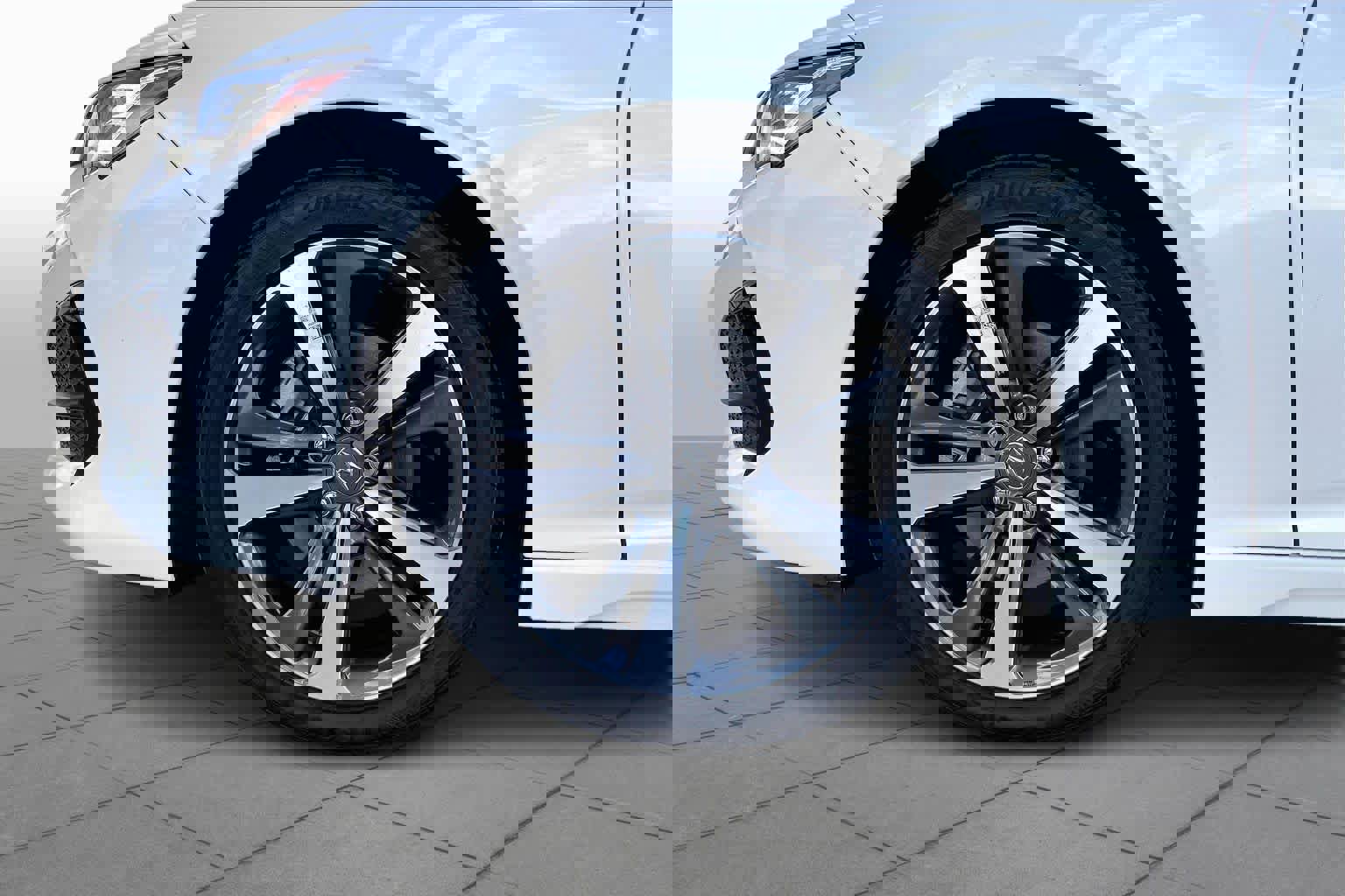 Used 2025 Acura TLX w/ Technology Package image 9