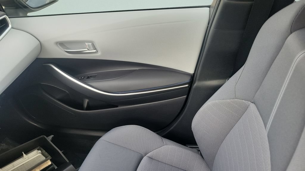 Used 2021 Toyota Corolla SE FWD image 16