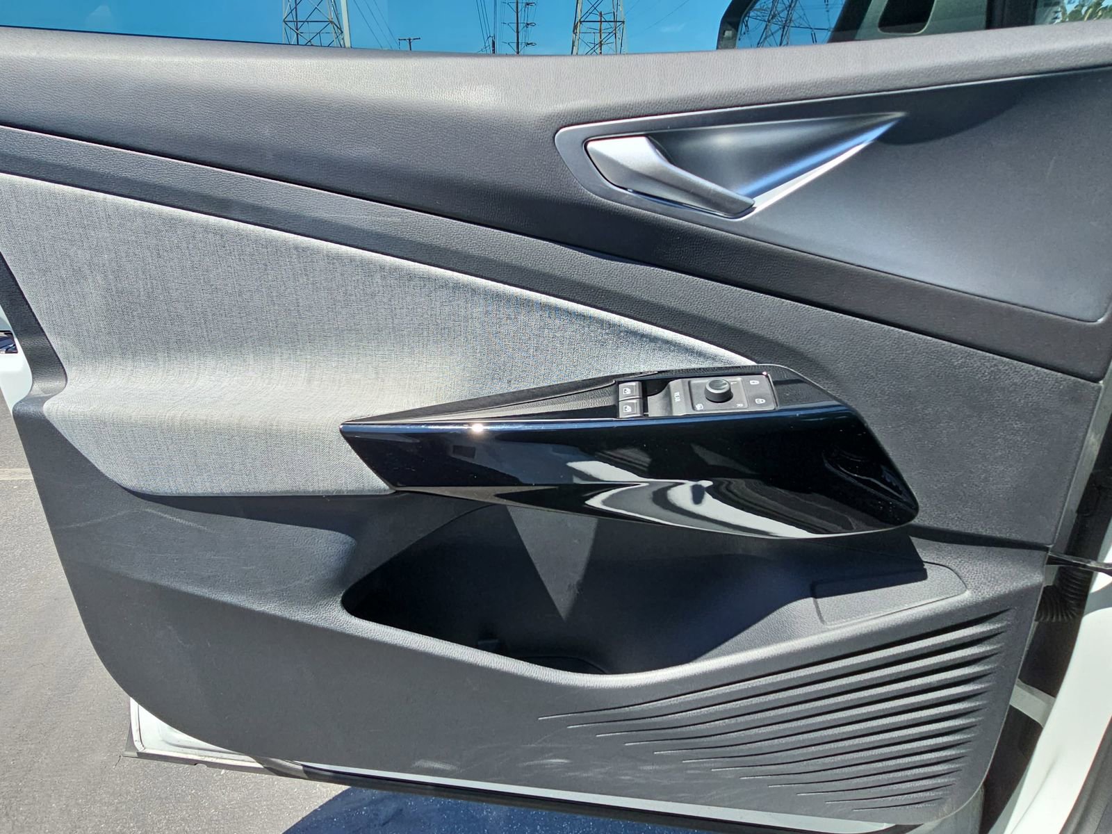 Used 2023 Volkswagen ID.4 Pro image 25