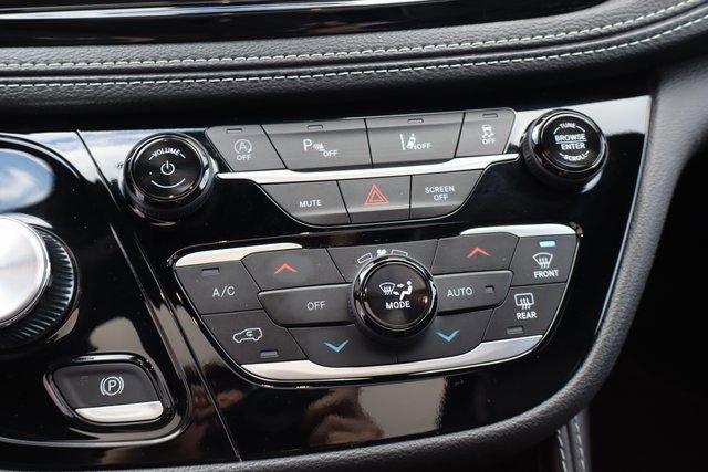 Used 2024 Chrysler Pacifica Limited w/ S Appearance Package image 23