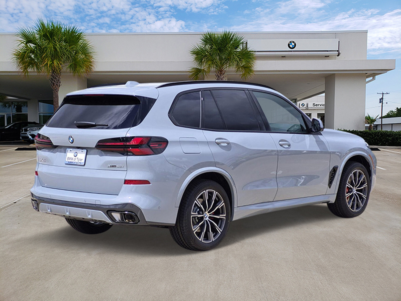 New 2026 BMW X5 xDrive40i w/ M Sport Package AWD/4WD image 4