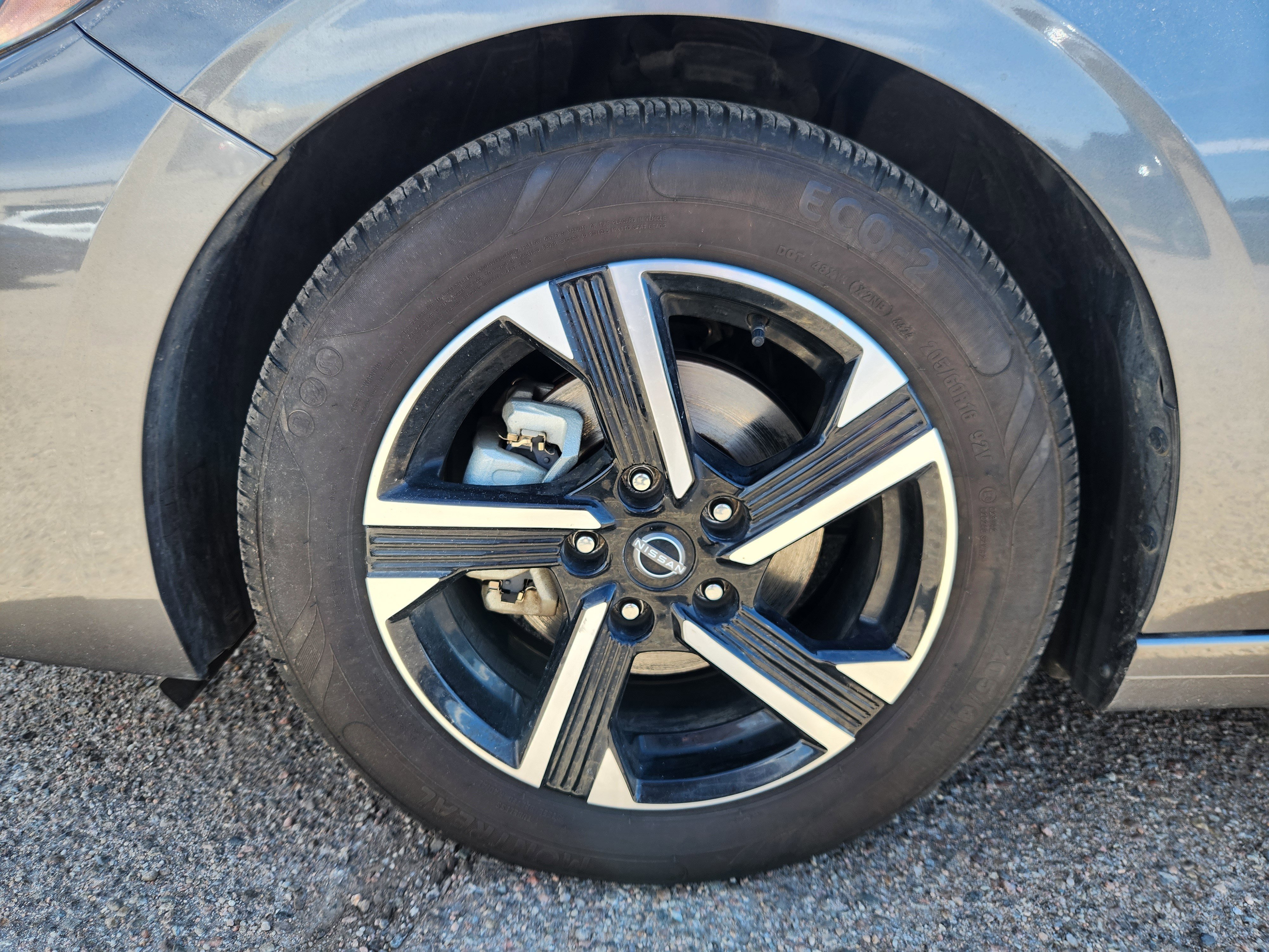 Used 2024 Nissan Sentra SV FWD image 15