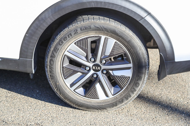 Used 2020 Kia Niro EX Premium FWD image 9