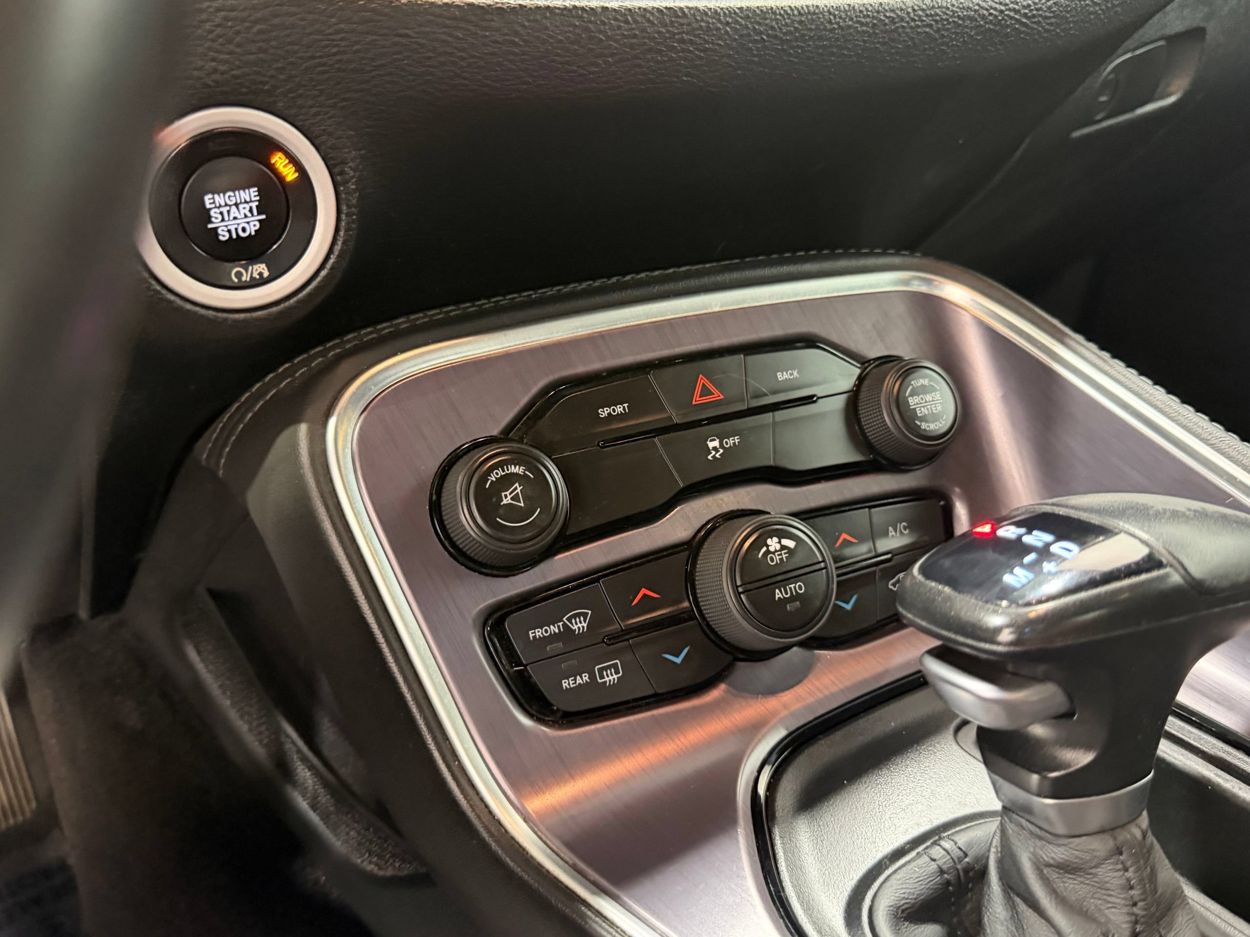 Used 2016 Dodge Challenger SXT RWD image 30