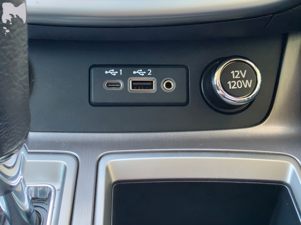 Used 2023 Nissan Murano SV w/ SV Midnight Edition Package FWD image 11