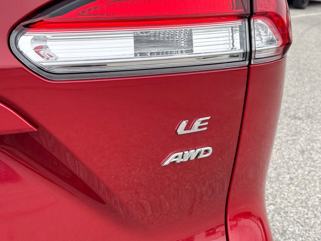 Certified 2023 Toyota Corolla Cross LE image 15