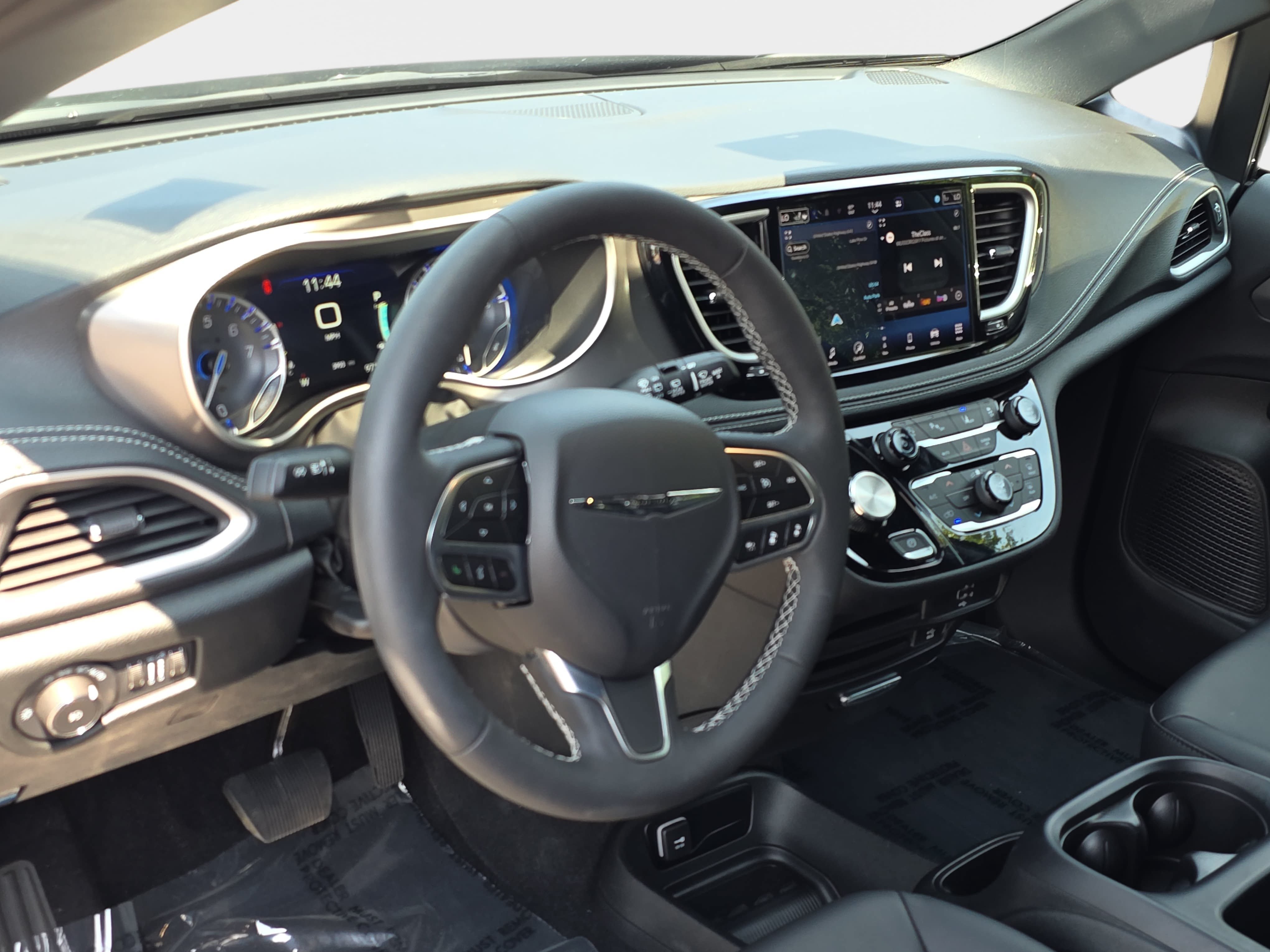 New 2026 Chrysler Pacifica Select FWD image 14