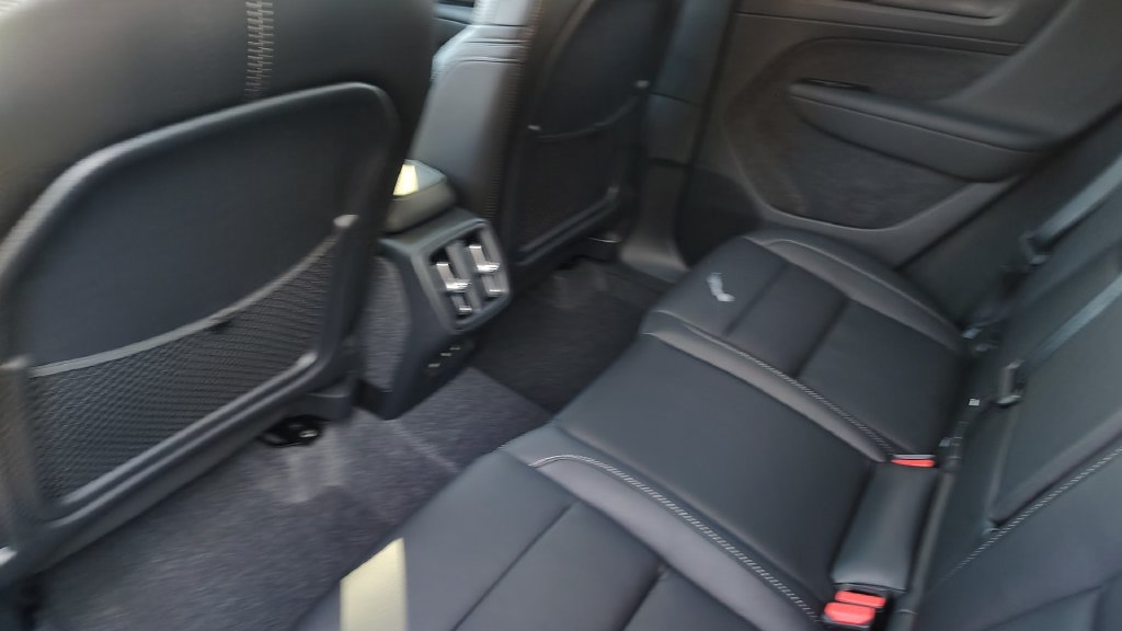 New 2026 Volvo XC40 B5 Plus w/ Climate Package AWD/4WD image 28