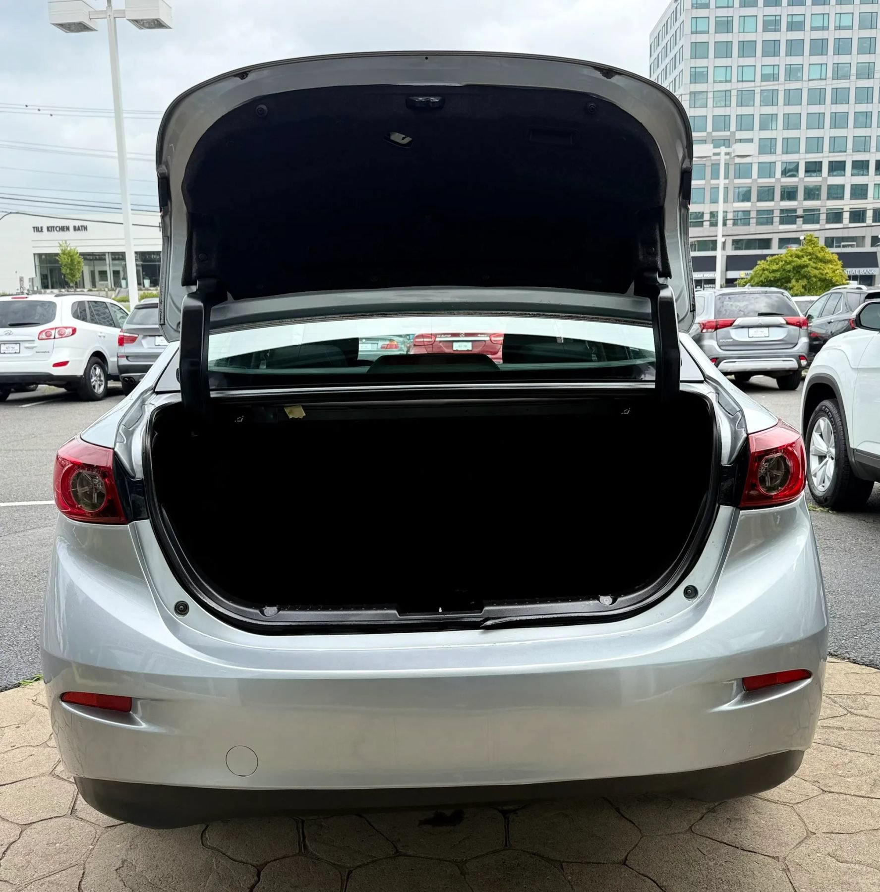 Used 2018 MAZDA MAZDA3 Sport w/ Preferred Equipment Package FWD image 37