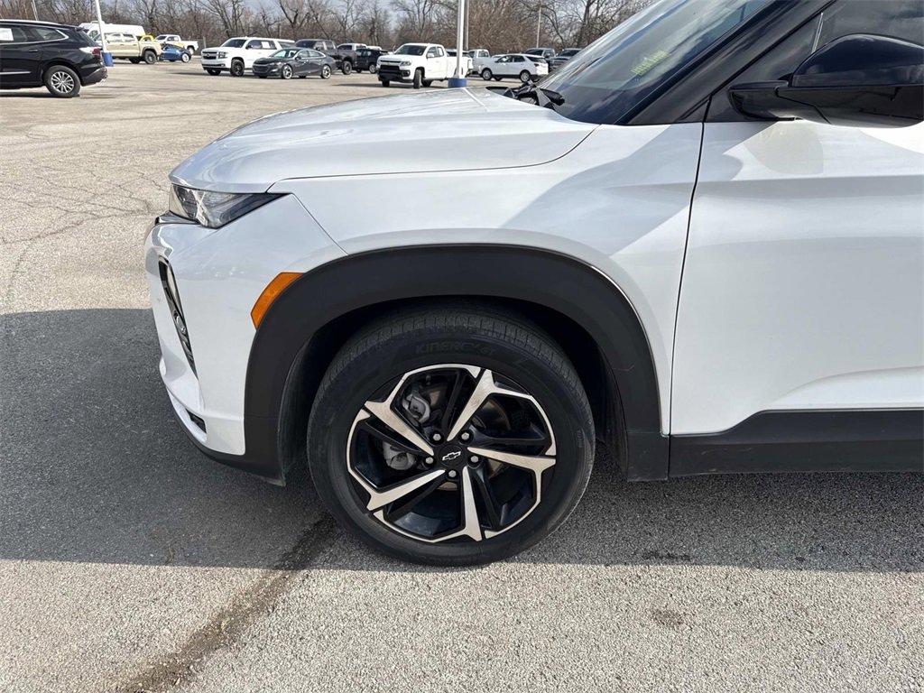 Used 2023 Chevrolet TrailBlazer RS w/ Sun and Liftgate Package image 34