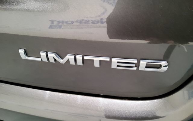 Used 2022 Jeep Compass Limited image 38