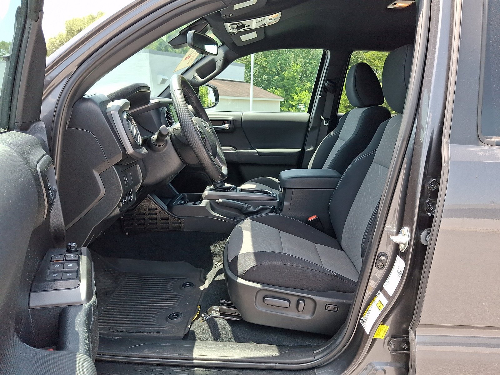 Certified 2023 Toyota Tacoma TRD Off-Road w/ Technology Package AWD/4WD image 14