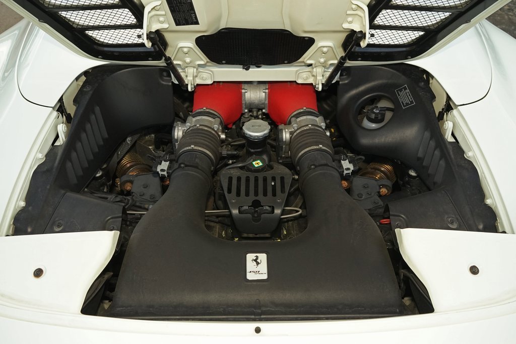 Used 2015 Ferrari 458 Spider image 29