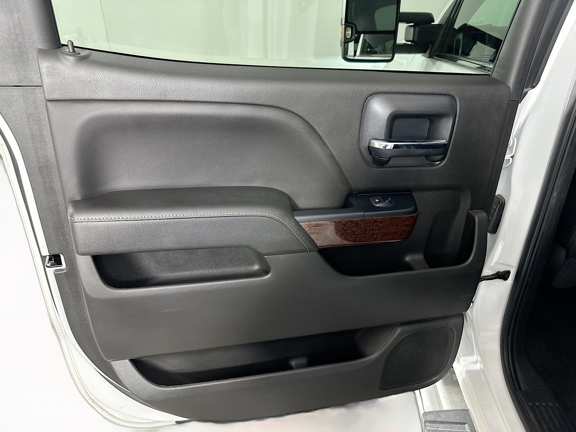 Used 2018 GMC Sierra 1500 SLT image 24