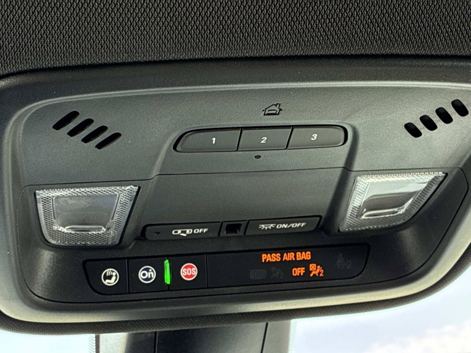 Used 2023 Chevrolet Traverse LT AWD/4WD image 37