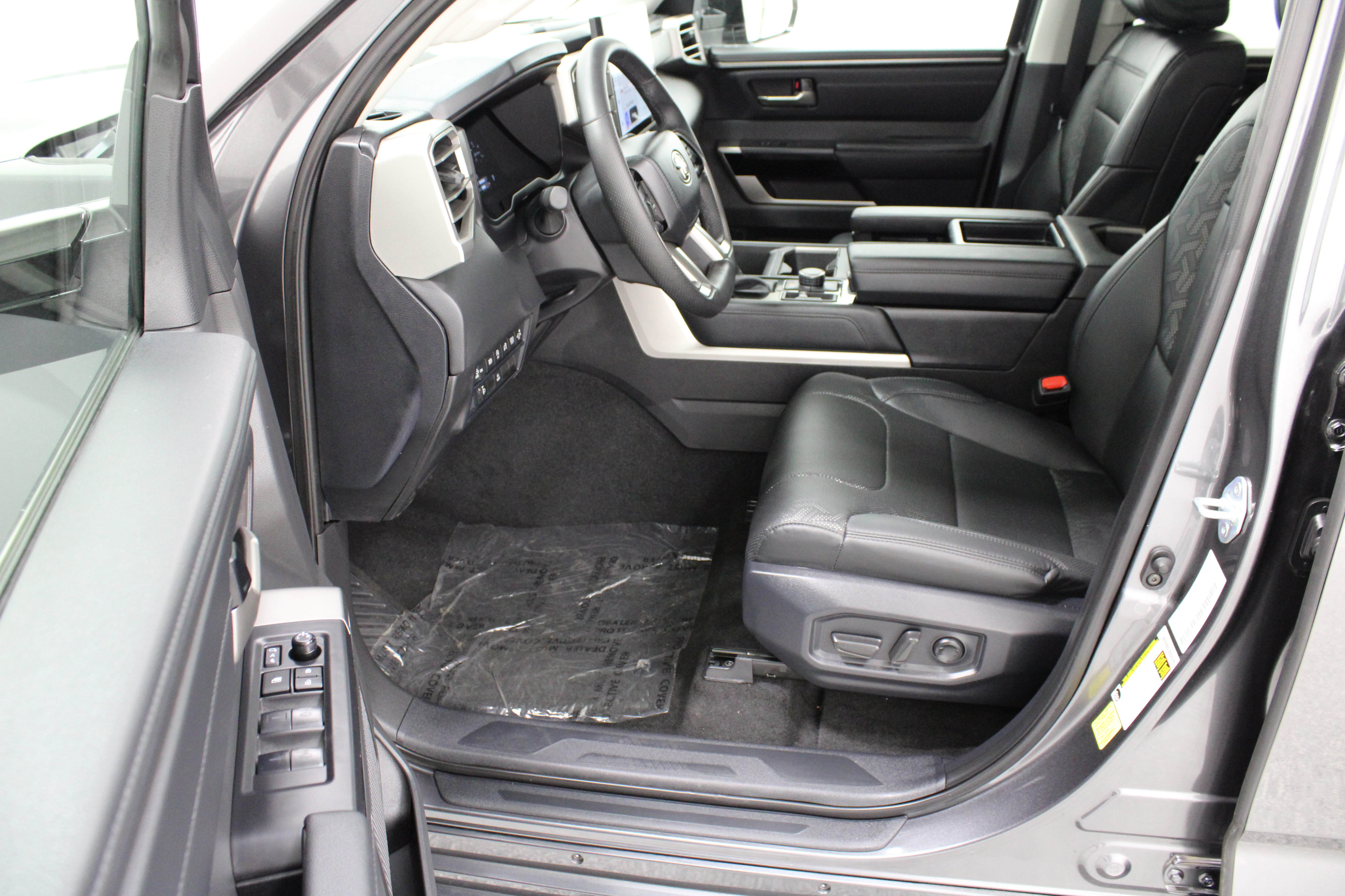 Used 2024 Toyota Tundra Limited w/ Power Package AWD/4WD image 15