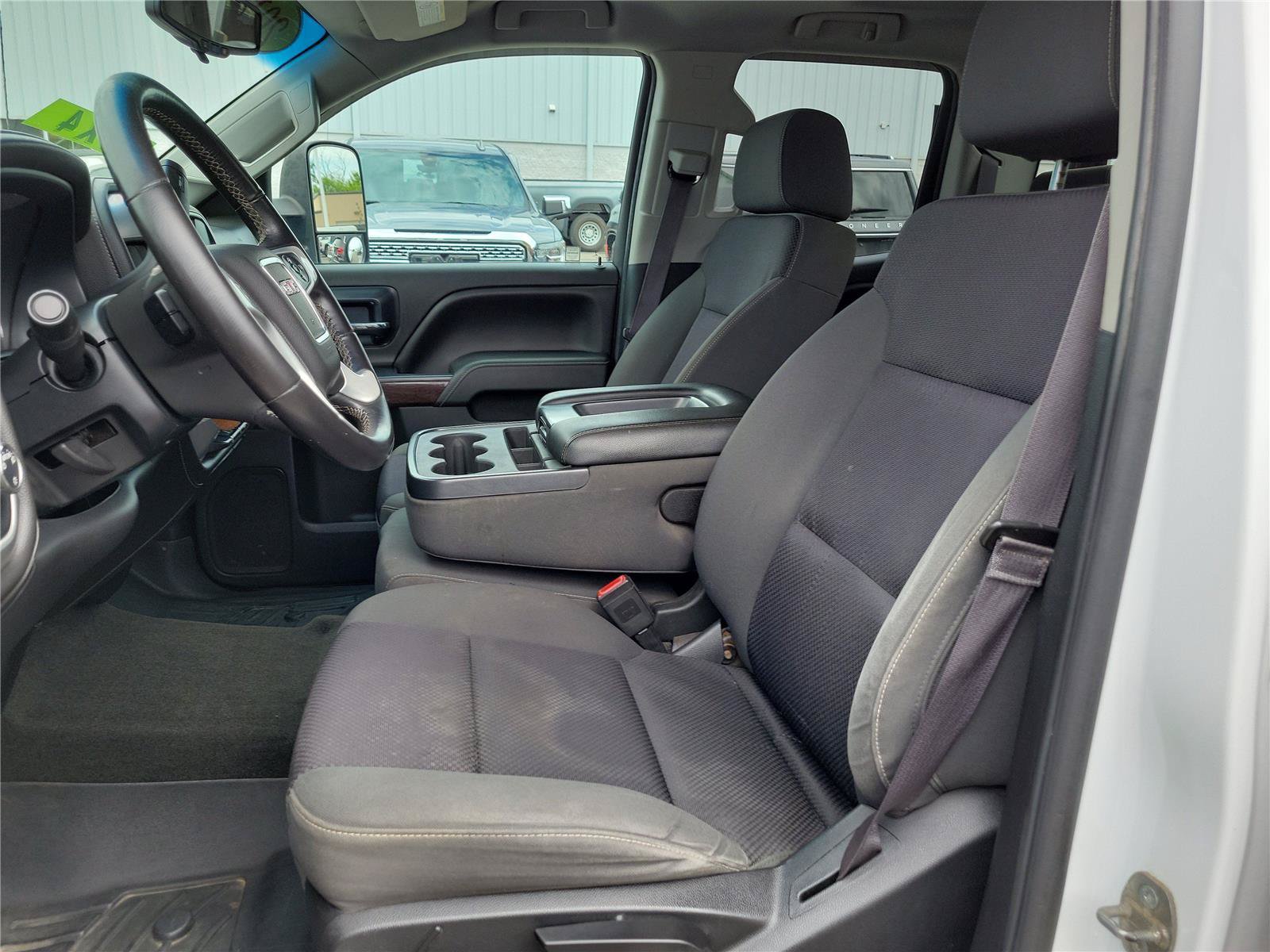 Used 2015 GMC Sierra 2500 SLE AWD/4WD image 16