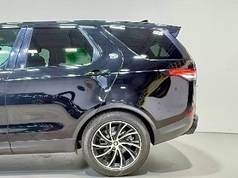 Used 2017 Land Rover Discovery SE AWD/4WD image 29