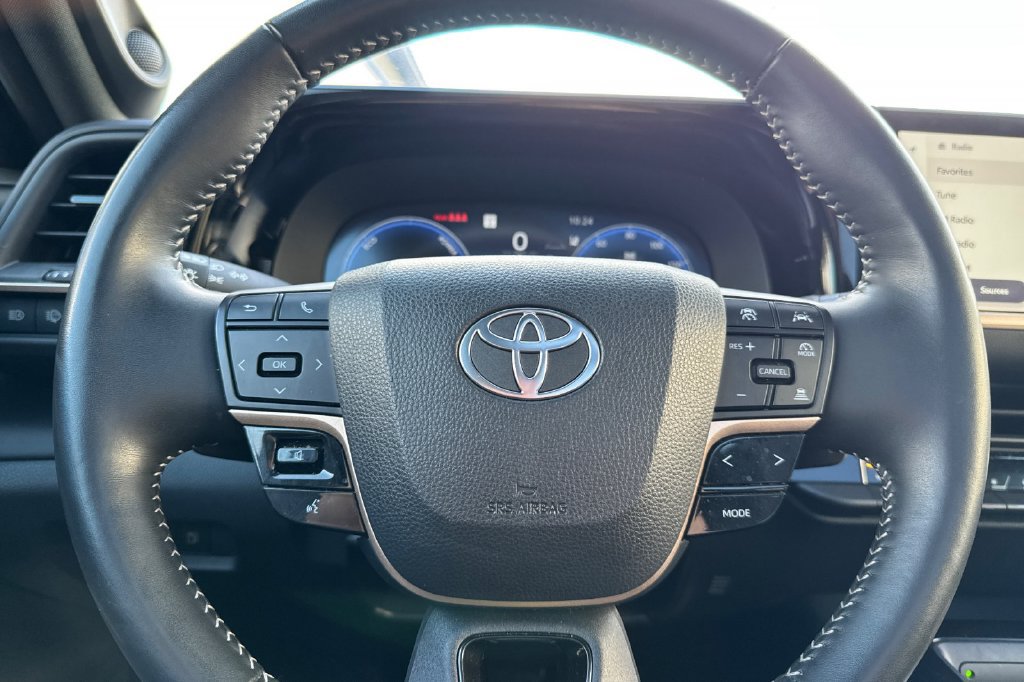 Used 2025 Toyota Crown Signia w/ Advanced Technology Package AWD/4WD image 29