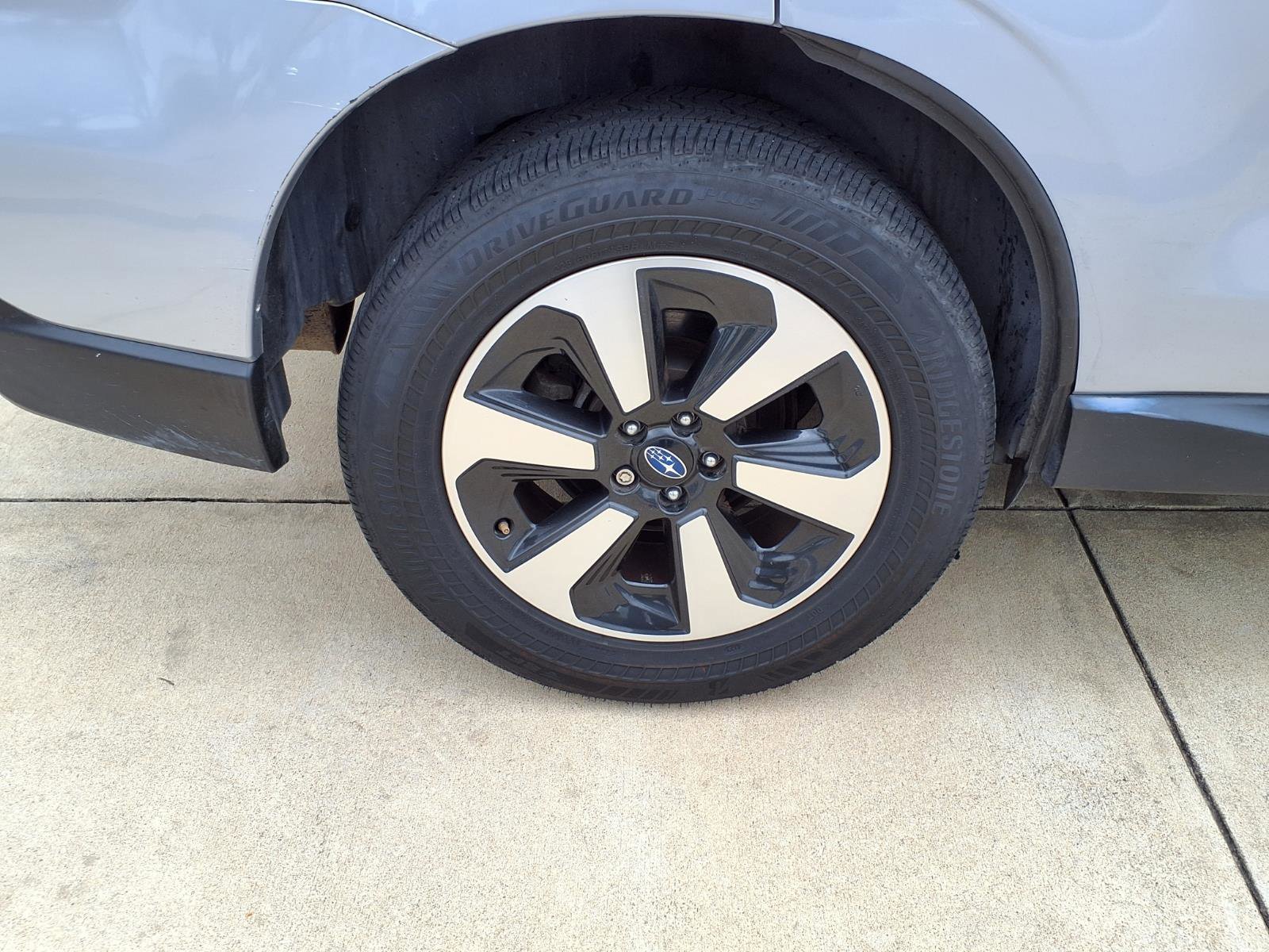 Used 2017 Subaru Forester 2.5i Premium w/ All-Weather Package AWD/4WD image 27