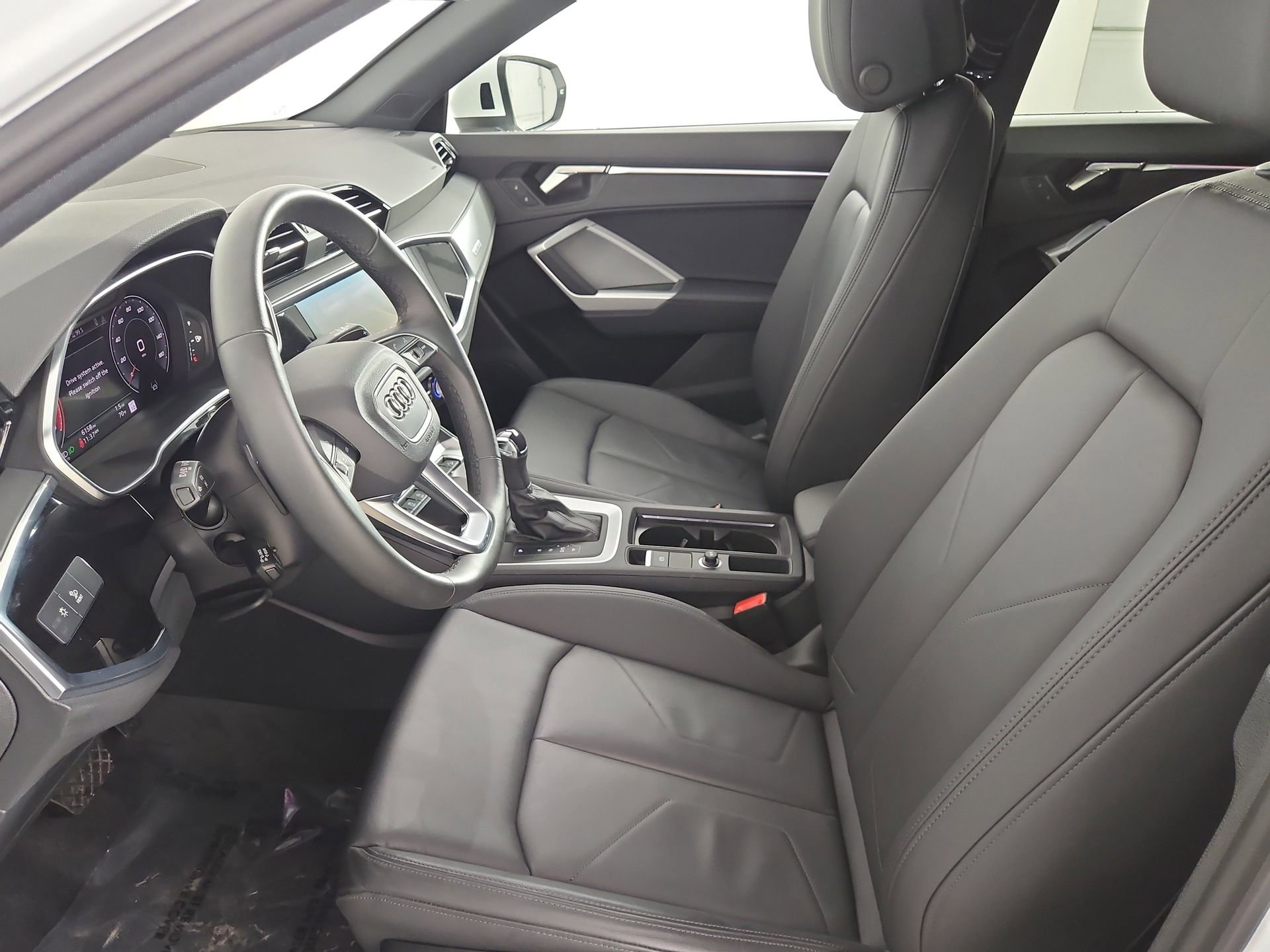 Certified 2025 Audi Q3 2.0T Premium Plus w/ Premium Plus Package image 18