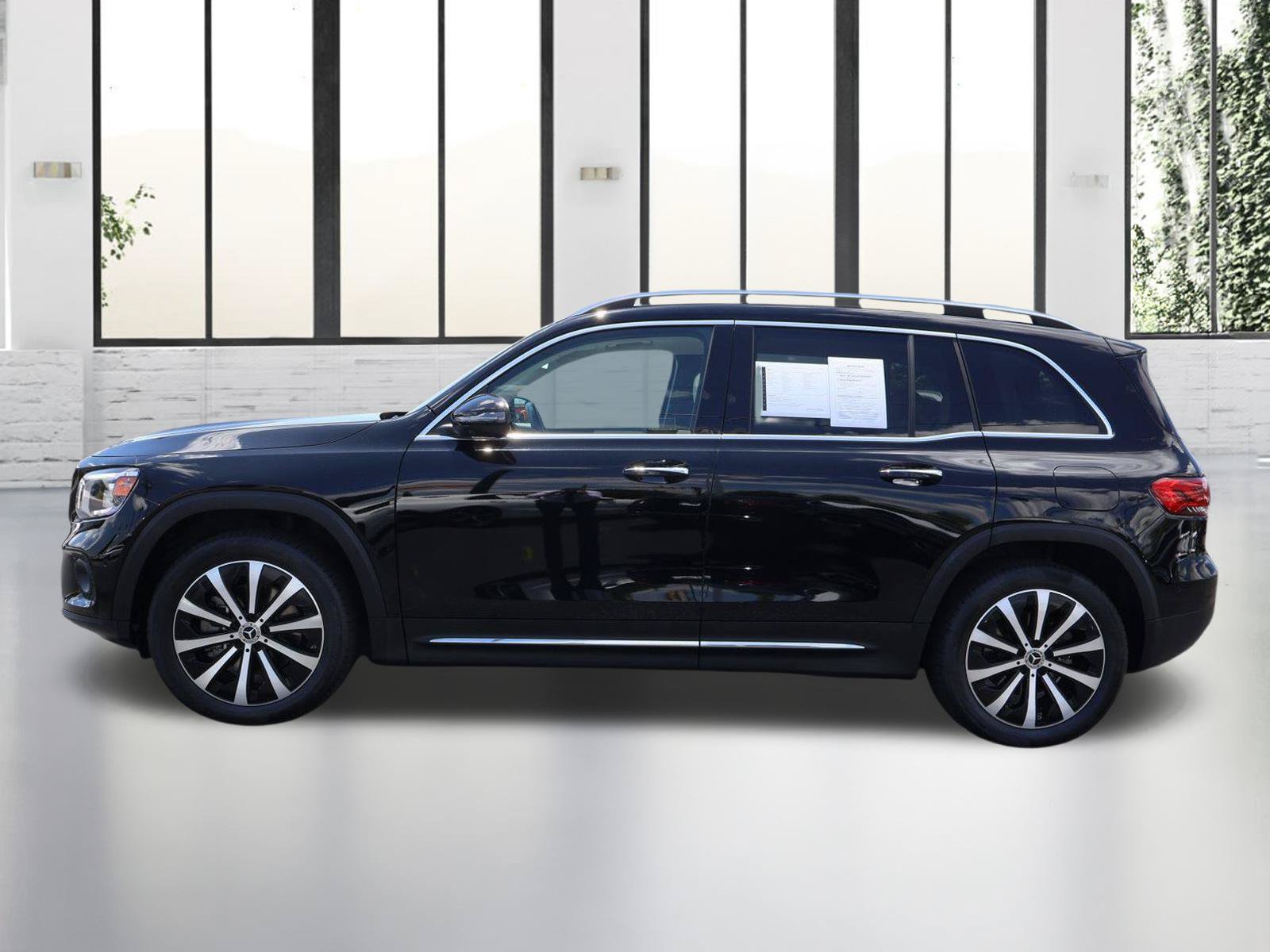 Certified 2021 Mercedes-Benz GLB 250 image 2